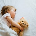 Enfant : à quelle fréquence changer ses draps ?